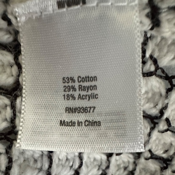 a.n.a. Black and White Hi-Lo Checkered Long Sleeve Women's Top Size M EUC - Picture 10 of 10